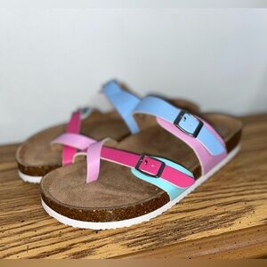 NWOT Girl’s Size 5 Wonder Nation Slip On Multicolor Sandals
